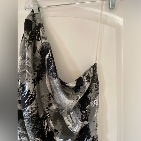 One shoulder dress - Picture 4 of 8